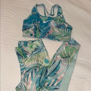 Nike Tropical Print Sports Bra & Leggings Set - Teal Green Pink